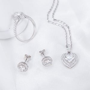 Messi Jewelry 18k White Gold Vintage Romantic halo Style <b>Heart</b> <b>Shape</b> Lab Grown Diamond Pendant Necklace - Product Image 5