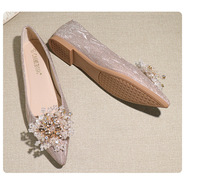 Chaussures à talons bas pointues en or pour femmes avec strass scintillants Chaussures de mariée élégantes pour les mariages d'été et d'automne