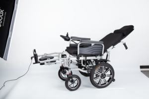 Fauteuil roulant électrique pliable, chaise de mobilité portable pour <span class=keywords><strong>personnes</strong></span> âgées avec télécommande, moteur puissant et <span class=keywords><strong>transport</strong></span> facile - Product Image 2