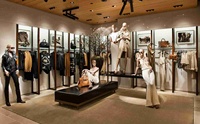 Étagère de présentation de vêtements en bois sur mesure pour magasin de mode, boutique de vêtements, mobilier d'intérieur, usine