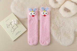 Nuevos Calcetines Divertidos de Terciopelo Grueso y Cálido para el Suelo, Calcetines de Media Pantorrilla de Felpa Coral con Diseño de Dibujos Animados, Feos pero Lindos - Product Image 6