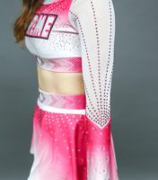 Uniforme de cheerleading en tissu mesh mystique à sublimation, design personnalisé OEM, rose, avec cristaux AB, pour filles adultes, entraînement, tenue d'équipe de cheerleading