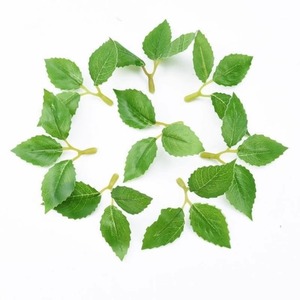 <span class=keywords><strong>Gâteau</strong></span> aux fruits fait à la main romantique feuille de rose artificielle 3 fourchettes avec décoration de guirlande caractéristique réaliste pour la fête des mères - Product Image 5