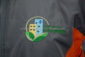 Nylon windbreaker chaqueta bordado de piel para hombres - Product Image 6