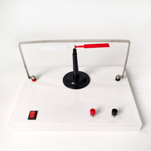 Démonstrateur de l'expérimentation d'Oersted, instrument pédagogique de physique pour vérifier le champ magnétique autour d'un conducteur portant courant en laboratoire - Product Image 3