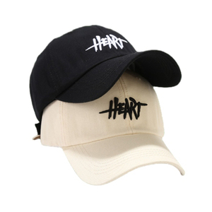 Vente en gros de casquettes de baseball tendance pour femmes et hommes avec logo personnalisé et broderie par sublimation en tissu à bord incurvé - Product Image 1