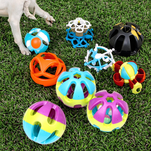 Colorato eco-friendly sonaglio palla Pet giocattolo cavo di plastica di addestramento del cane giocattolo sonoro con palla di campana per il gatto e il cane - Product Image 5