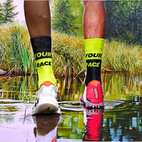 Chaussettes de course à compression à coussin épais pour hommes, grande taille, hauteur mi-mollet, avec logo personnalisé, design bicolore pour le cyclisme et le sport, idéales pour l'automne