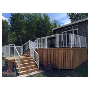 ราวเหล็กดัดเหล็กแบบกำหนดเองสมัยใหม่ราว<span class=keywords><strong>กั้น</strong></span>เป็นเหล็กสำหรับห้องใต้หลังคาราวบันไดบีชสำหรับระเบียงกลางแจ้งในร่ม - Product Image 1