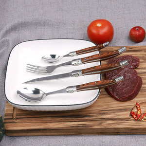 Meilleure vente en Europe <span class=keywords><strong>Couteau</strong></span> <span class=keywords><strong>à</strong></span> <span class=keywords><strong>steak</strong></span> 6 pièces en acier inoxydable <span class=keywords><strong>à</strong></span> lame dentelée et manche en bois avec boîte-cadeau en métal - Product Image 6