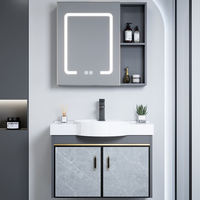 Set Meja Rias Kamar Mandi Modern Ramah Lingkungan yang Dipasang di Dinding dengan Kabinet Finishing High Gloss dan Wastafel Keramik serta Cermin Pintar untuk Kamar Tidur Villa