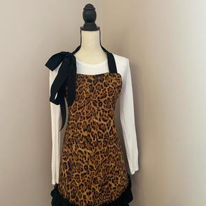 2025 personnalisé nouveau Design maison <span class=keywords><strong>cuisine</strong></span> imprimé léopard <span class=keywords><strong>tablier</strong></span> mode <span class=keywords><strong>Sexy</strong></span> <span class=keywords><strong>tablier</strong></span> à volants - Product Image 2