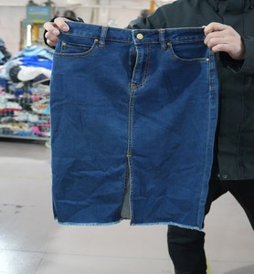 Faldas Vaqueras de Segunda Mano Directo de Fábrica para Mujer, Faldas Vaqueras Vintage para Uso Casual, Estilo Urbano y Venta al Por Mayor - Product Image 2