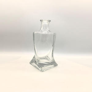 Bouteille en verre ronde multi-prismes créative de 750 ml, couleur personnalisée, avec bouchon en liège estampé à chaud doré, pour vin et <span class=keywords><strong>tequila</strong></span>, directement de l'usine - Product Image 6