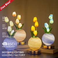 Lámpara de Escritorio Recargable por USB, Lámpara de Mesa con Simulación de Ramo, Luz de Ambiente para Dormitorio, Adornos de Luz Nocturna LED con Forma de Tulipán