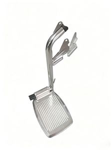 Poggiapiedi in metallo pieghevole in plastica ispessita pedali in lega di alluminio con pali parti di sedie a rotelle per terapia riabilitativa - Product Image 2
