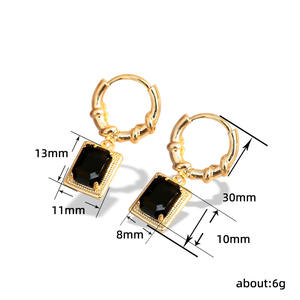 Pendientes de Aro Dorados con Cristal Negro Corte Esmeralda y Engaste de Bisel de Diamantes de Imitación, Estilo Geométrico Clásico para Mujer - Product Image 6