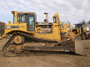 Bulldozer sur chenilles D8N d'occasion en bon état, capacité de bêchage de 10 m, moment de charge élevé - Product Image 5