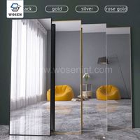 Miroir sur pied rectangulaire tendance 2025 avec cadre en verre, taille personnalisée, LED, design contemporain, décoratif pour salon