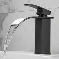 Vente directe fabricant – Robinet de lavabo carré moderne en acier inoxydable, style cascade doré en céramique – Haute qualité, simple