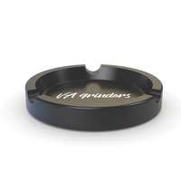 Cendrier en aluminium VAGRINDERS avec logo personnalisé - Portable, élégant, avec design antidérapant, options multicolores pour cigares et cigarettes