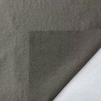 Tissu sergé lavé au sable Shaoxing Yuyuan 145GSM en polyester tissé pour chemises, robes, jupes et pantalons pour femmes - Vente en gros