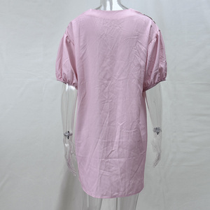 Robe mini rose bohème brodée à col en V, coupe empire, manches bouffantes, style décontracté d'été, tricotée, respirante, motif floral sur le devant - Product Image 6