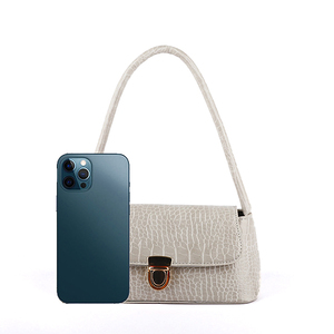 2024 printemps Vintage Style femme sac à bandoulière Version coréenne rouge <span class=keywords><strong>Net</strong></span> personnalité pierre nouvelle tendance PU matériel sac de messager femmes - Product Image 5