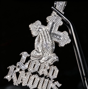 Pendentif croix Iced out Lord Knows personnalisé, diamant moissanite VVS, passe le testeur de diamant, plaqué or, argent sterling 925, cadeau Hip-hop - Product Image 3