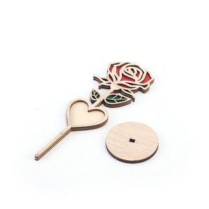 <span class=keywords><strong>Tavolo</strong></span> <span class=keywords><strong>in</strong></span> <span class=keywords><strong>Legno</strong></span> Autoportante con Fiori e Nome Intagliati al Laser per Decorazioni <span class=keywords><strong>da</strong></span> Parete e Artigianato <span class=keywords><strong>in</strong></span> <span class=keywords><strong>Legno</strong></span> - Product Image 6