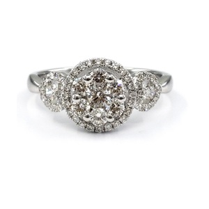 Vente en gros de Hong Kong Bague en diamant en grappe Bijoux fins 18 carats Or blanc massif Bijoux en diamant véritable Bague en grappe pour un usage quotidien - Product Image 1
