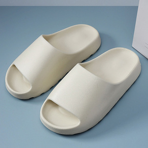 Top vente hommes Chinelos pantoufles été nouvelle mode Simple antidérapant fond épais un mot glisser à l'extérieur porter des pantoufles de plage - Product Image 2