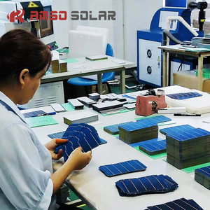 Prix bas <span class=keywords><strong>700W</strong></span> 800W 500w Panneaux solaires Prix pour système solaire domestique Panneau solaire de 730 watts - Product Image 4