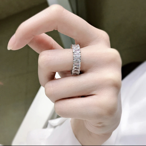 18K vàng PVD Baguette Eternity Nhẫn | nhiều màu sắc sôi động <span class=keywords><strong>Cubic</strong></span> <span class=keywords><strong>Zirconia</strong></span> Womens ban nhạc | không gây dị ứng không thấm nước và bền - Product Image 6