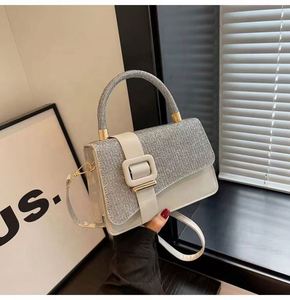 Sac à bandoulière carré en PU grande capacité pour femme, style niche, vente en gros - Product Image 4