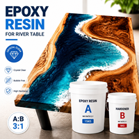 Résine époxy transparente avec finition haute brillance pour table en bois sur mesure et meubles personnalisés