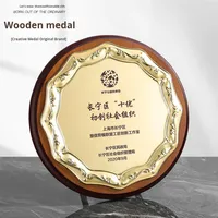 Plaque en gros d'usine marque autorisée médaille créative production de gravure personnalisée prix en bois qualité cuivre cadeau prix