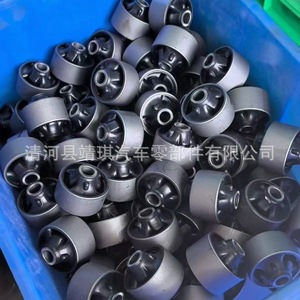 บูชปีกนกช่วงล่าง 48655-33050 สำหรับระบบโช้คแมคเฟอร์สัน อะไหล่ทดแทน - Product Image 1