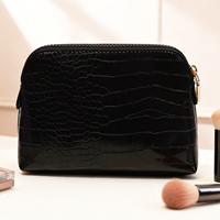 Trousse de Maquillage Demi-Lune pour Femme, Idée Cadeau de Noël, Étui de Toilette Étanche en Cuir Végétalien, Vente en Gros, Logo Personnalisé