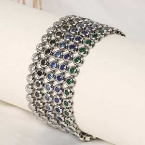 กำไลข้อมือเทนนิสสแตนเลสสตีลชุบทอง 14K ประดับเพชร CZ หลากสีขนาด 3 มม. คุณภาพ 5A ดีไซน์สวยทันสมัย เหมาะเป็นของขวัญสำหรับผู้หญิง กันน้ำ - Product Image 5