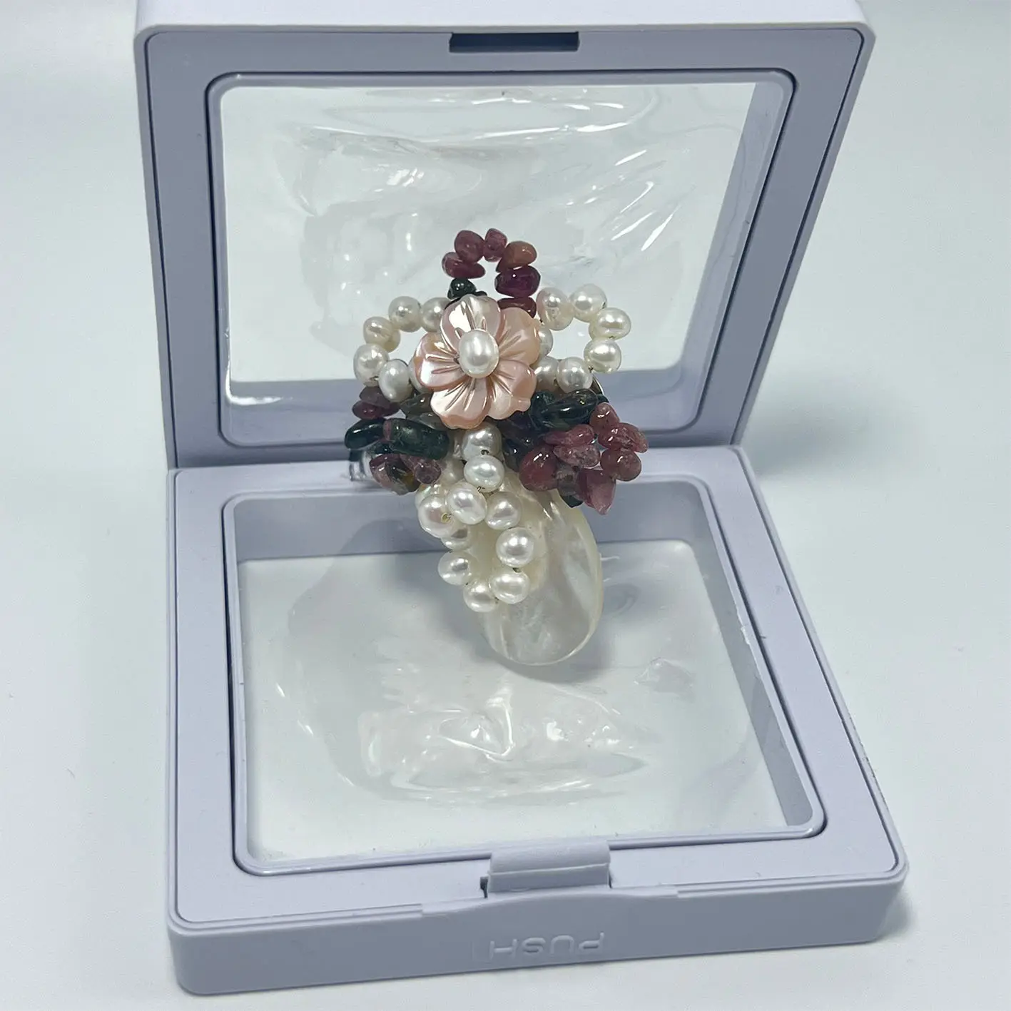 High-End Custom Wholesale Ladies' Cufflinks Pins Buckles   Corsage with Floral and Pearl Trim and Brooches