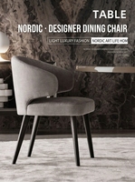 Chaise de salle à manger élégante et moderne en velours avec accents dorés et pieds en bois, mobilier de salle à manger écologique pour appartement
