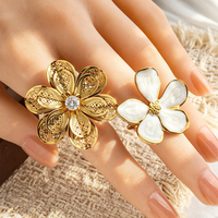 Bagues ouvertes en acier inoxydable étanche, deux styles, motif floral creux en zircon et fleur en émail blanc, pour femmes, vente en gros