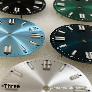 Ondersteuning Custom Logo Massaproductie Heren Groen Horloge Wijzerplaat Roman Nummers Nh35 Automatisch Uurwerk Horloge Minerale Wijzerplaat - Product Image 2