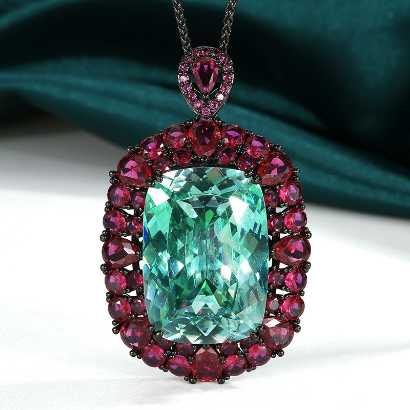 Para green pendant with Chopin chain