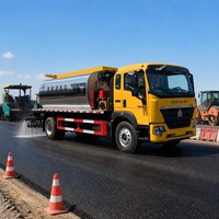 Camion de distribution d'asphalte Sinotruk Howo 4X2, camion de nivellement d'asphalte, camion de pavage routier en bitume