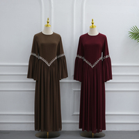 Robe élégante islamique 2026 pour femmes musulmanes, faite à la main avec strass et manches évasées, robe de mode modeste pour femmes musulmanes de Dubaï