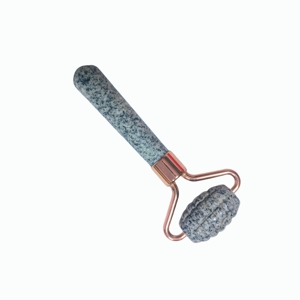 Rouleau de massage manuel portable en pierre sculptée à la main, à picots, pour une thérapie ciblée apaisante de la peau et des muscles - Product Image 3