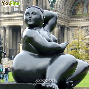 Célèbre décor de jardin extérieur moderne abstrait Bronze grosse femme Sculpture par Botero - Product Image 1