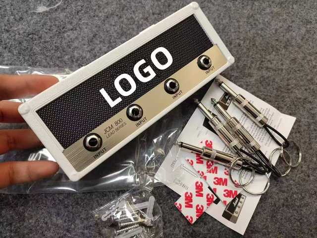 Wholesale Pluginz--Standard 4 Guitar Plug Keychains Hook Box Musical Instrument Accessories